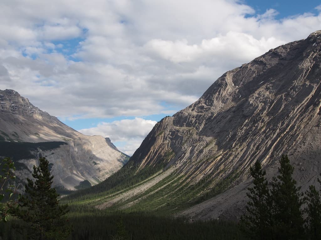Sloping mountains