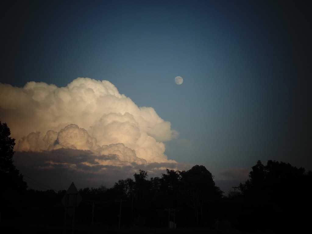 Moon Cloud 1