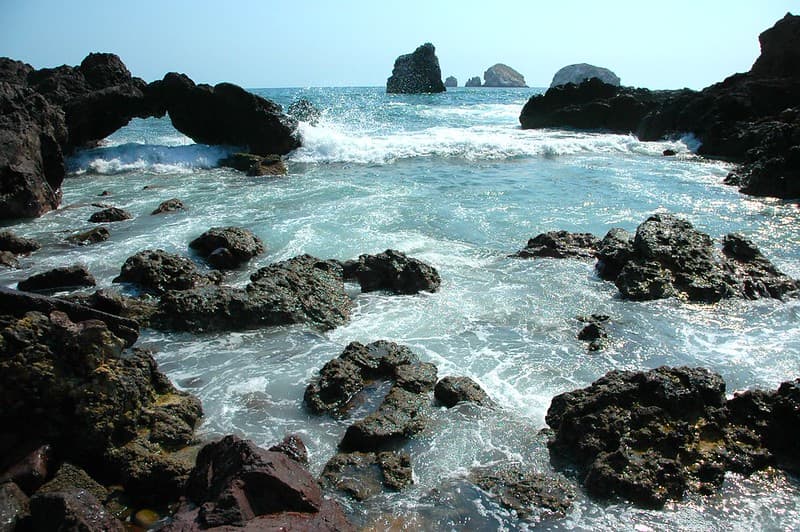 Blackrocks, bluewater, islets