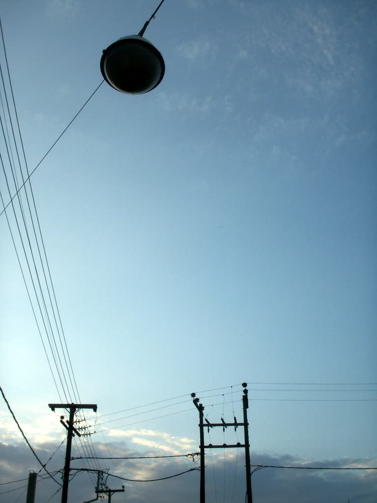 Cables y luz