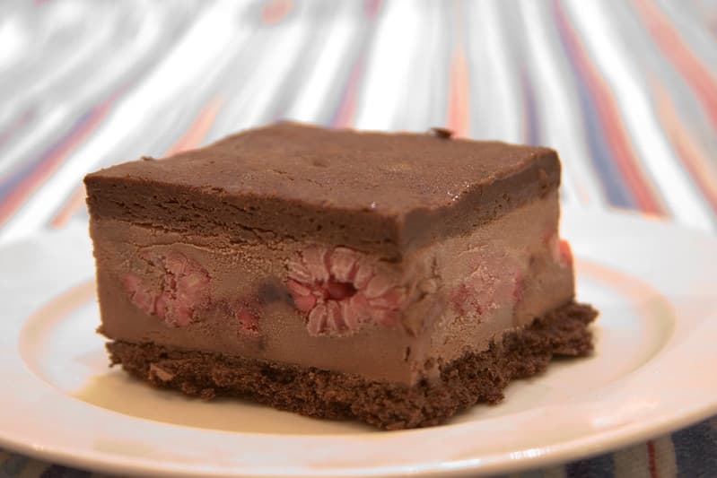 Midnight Kitchen - Raspberry Velvet Ice Cream Sandwich- 20060727
