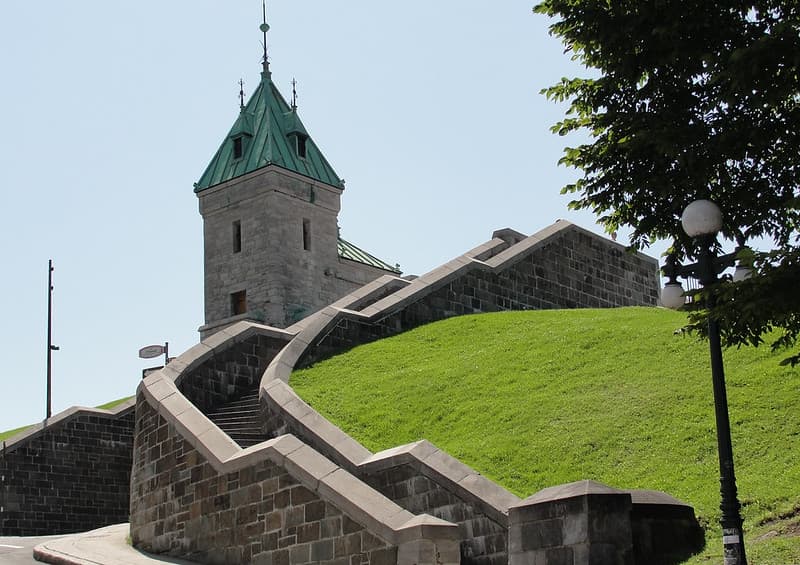 Kent Gate's Staircase / Escallier de la Porte Kent