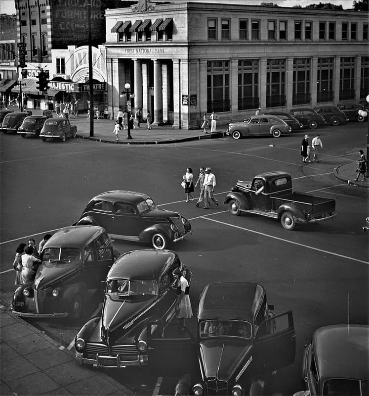 Car Culture: Saturday afternoon in Florence, Alabama. June 1942.