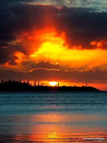 Timeline ONE in a sunset by iezalel williams - DSCN5593