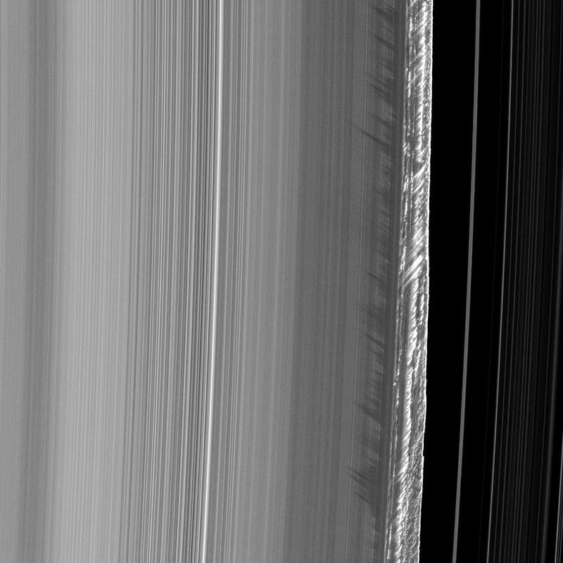 Shadows of vertical structures in Saturn rings