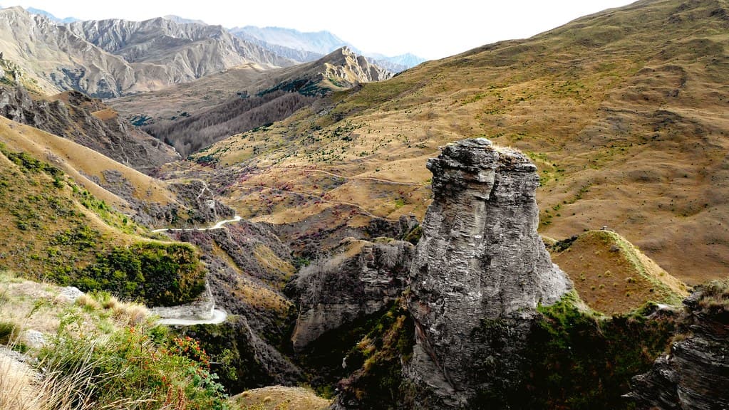 Road to Skippers Canyon.