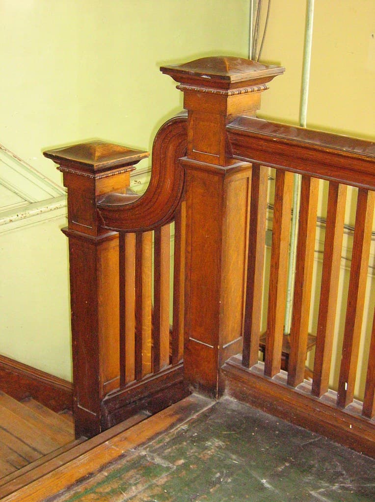 2006-05-8 Top of staircase