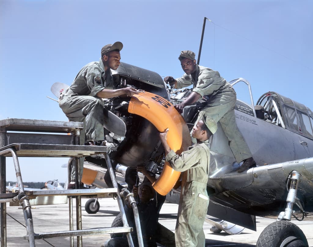 Airplanes, flight, history