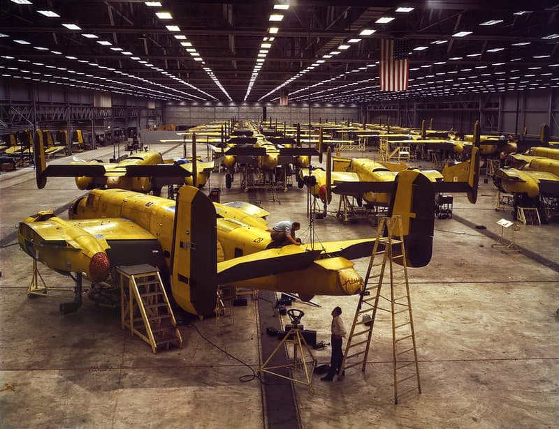 B-25 Bomber Plant - 01 - Assembly Line - North American Aviation, 1942