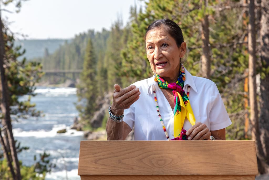 Doisecretaryhaaland, yellowstone, ynp
