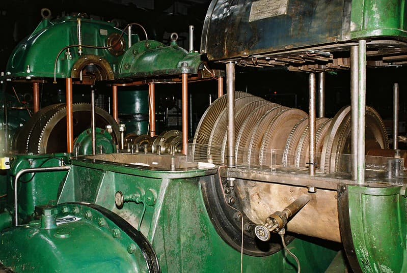 Steam turbine opened up to show construction