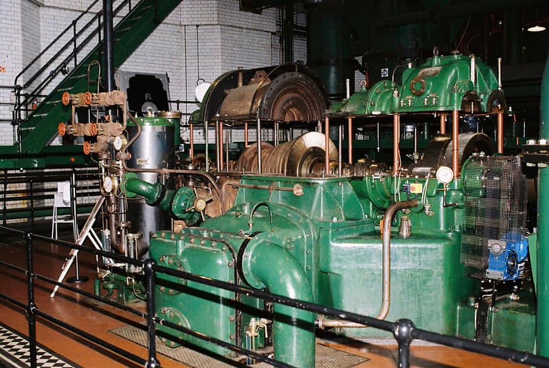 Steam turbine and gearbox