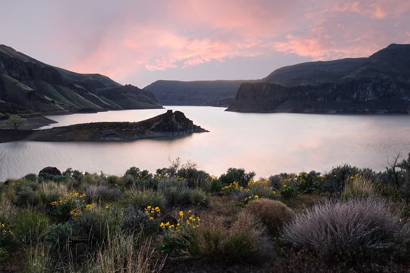 Sunrise at Lake Owyhee, Oregon