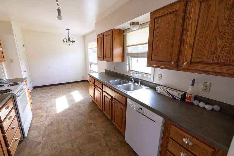 Employee housing Improvement Project Goal 2: kitchen before (2)