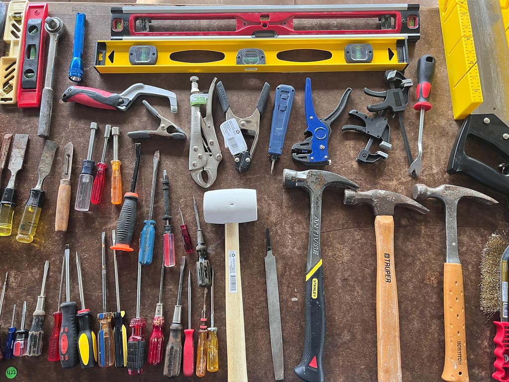 Table of hand tools