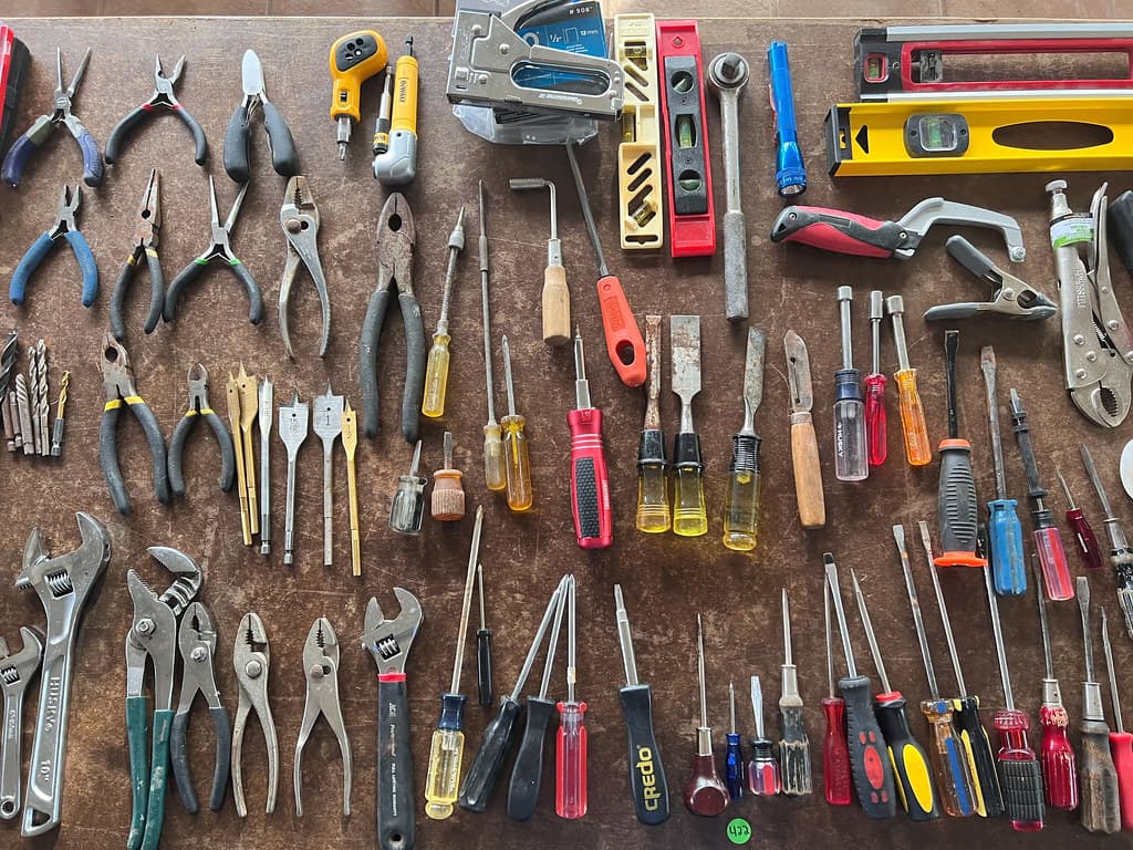 Table of hand tools