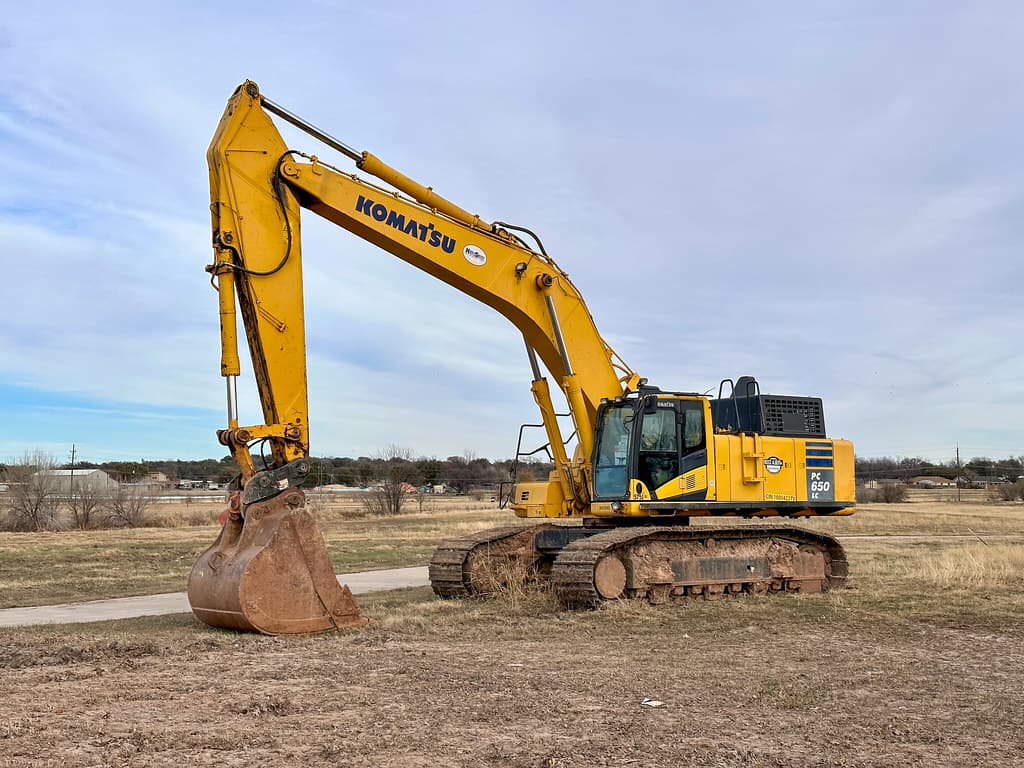 Komatsu PC650LC-11 large hydraulic excavator