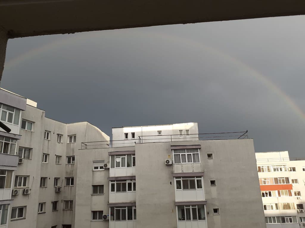 Smartphone ranbow curcubeu str Abrud 30 May 2025 (9)