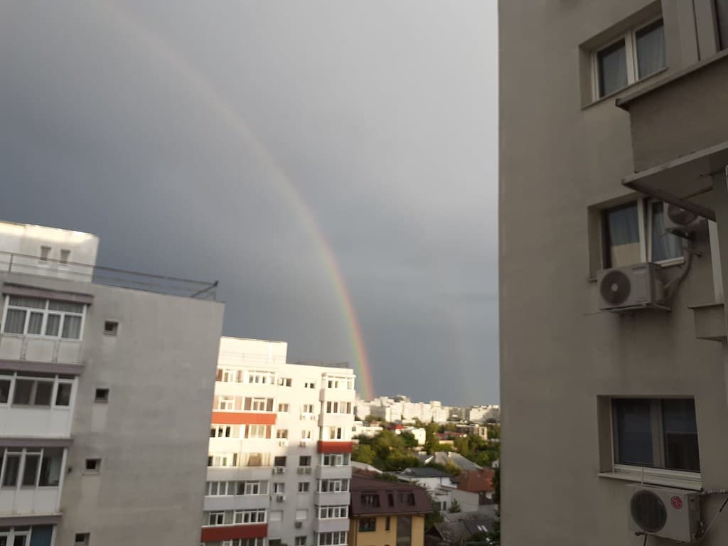 Smartphone ranbow curcubeu str Abrud 30 May 2025 (8)