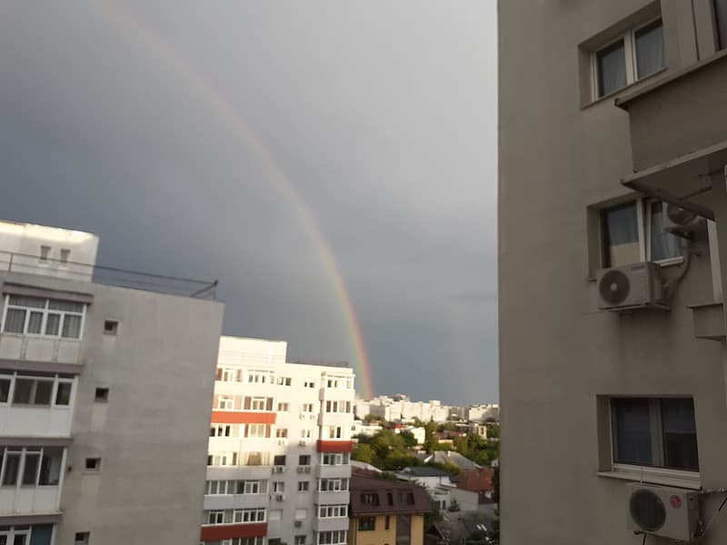 Smartphone ranbow curcubeu str Abrud 30 May 2025 (8)