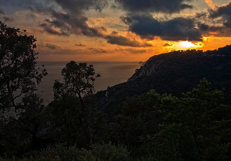 SUNSET IN COSTA BRAVA - ATARDECER EN LA COSTA BRAVA