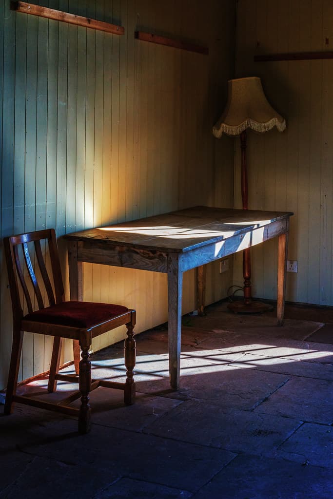 Acorn Bank Desk