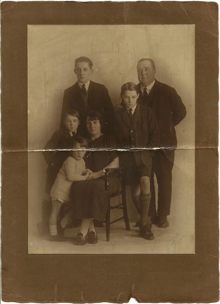 Hook family portrait, December 1924