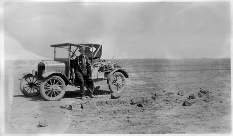 Motor Car in Diamantina