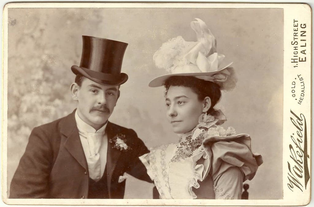 Cabinetcard, couple, ealing