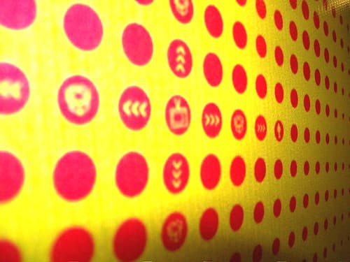 Capitalism, capitalismo, dots