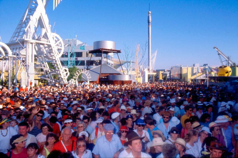 Closing day crowds at Expo 88
