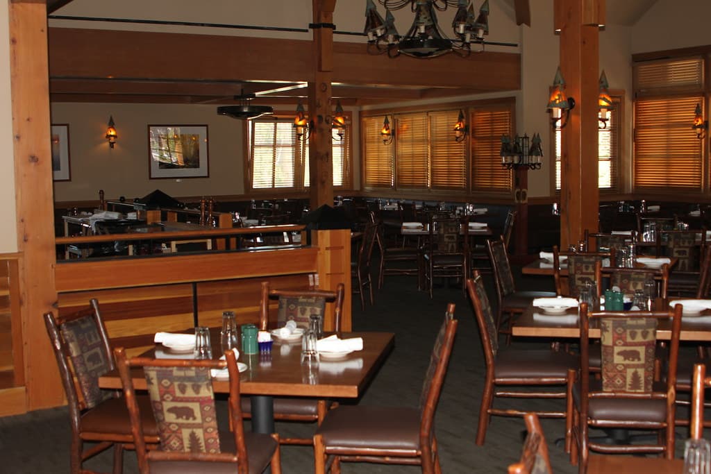 Old Faithful Snow Lodge, dining room