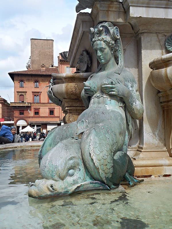 Bologna, dolphin, fountain