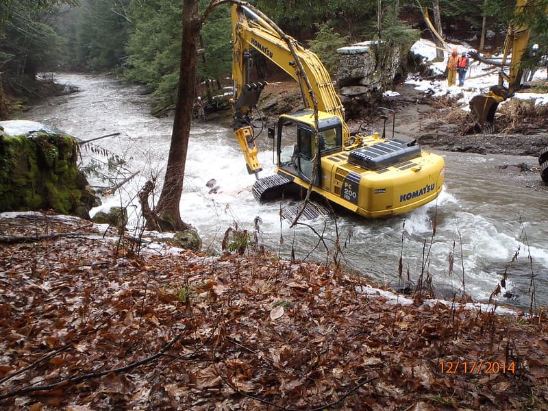 Spillway removal at the Fall River Dam, Gill Mass