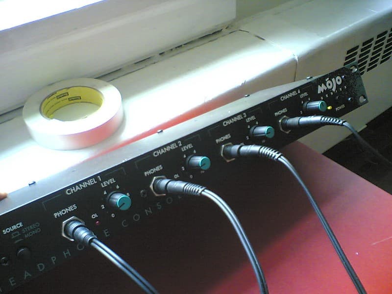 Mojo MH4 Stereo Headphone console - 4 headphones