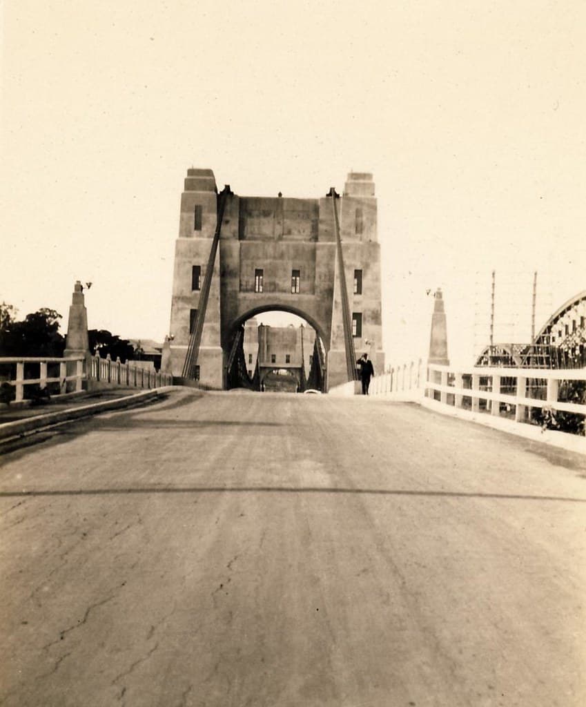 Aussiemobs, bridge, brisbaneriver