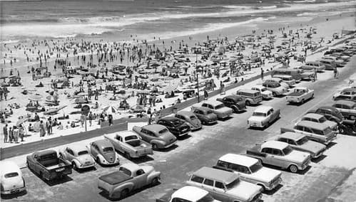 Surfers Paradise Beach, 12 January 1961