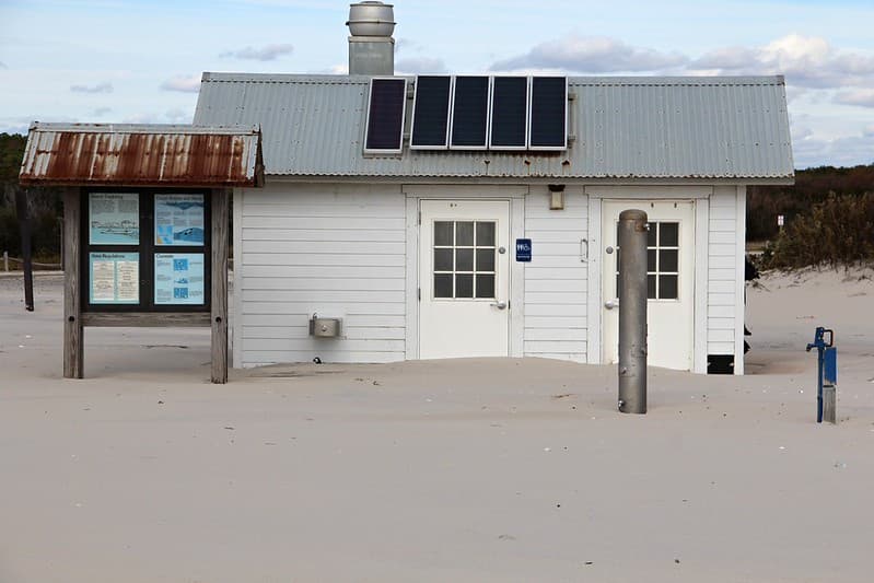 South Ocean Beach restroom, MD District