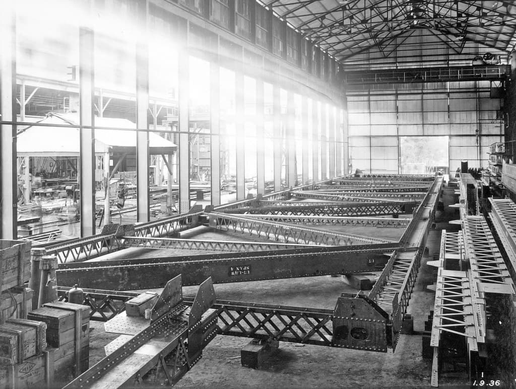Rocklea workshops, shop assembly of 187ft truss, Brisbane