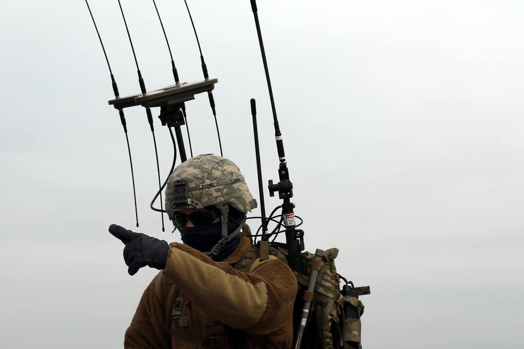 1st Infantry Division trains with new electronic warfare gear
