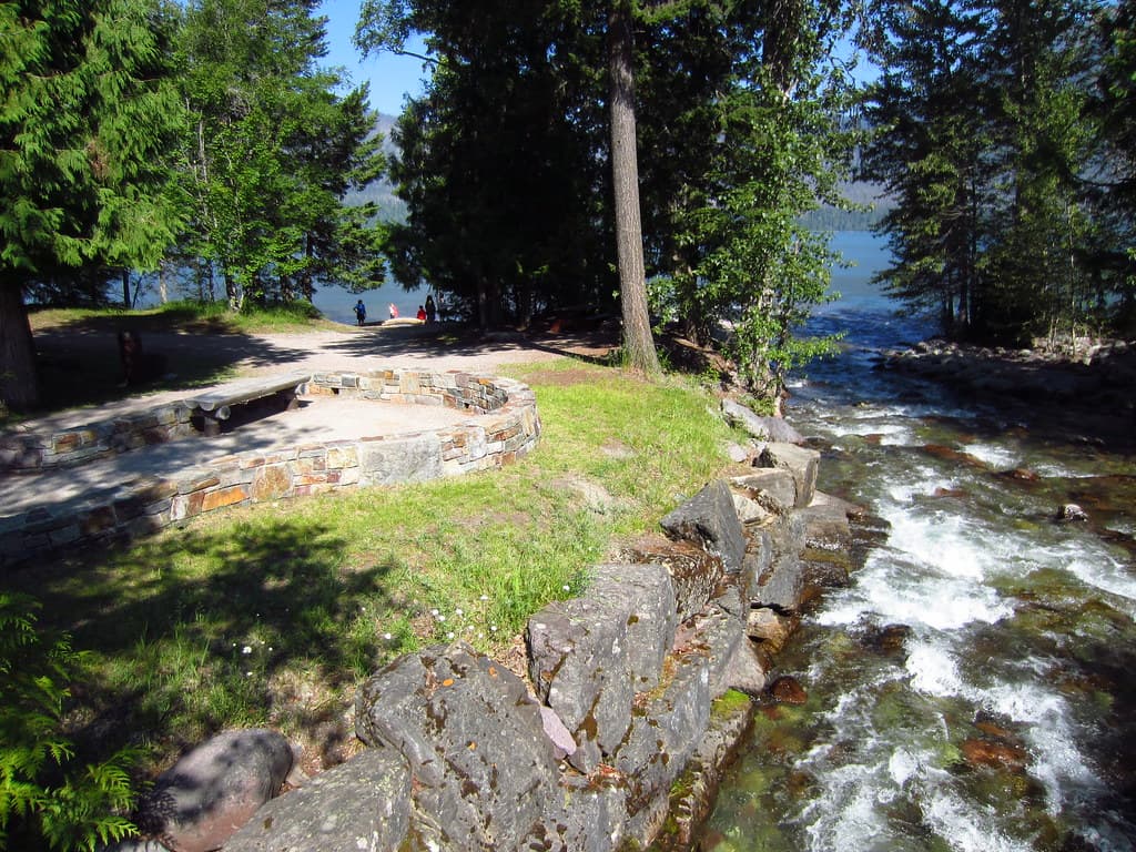 Lake McDonald Lodge (patio next to the creek) - 9