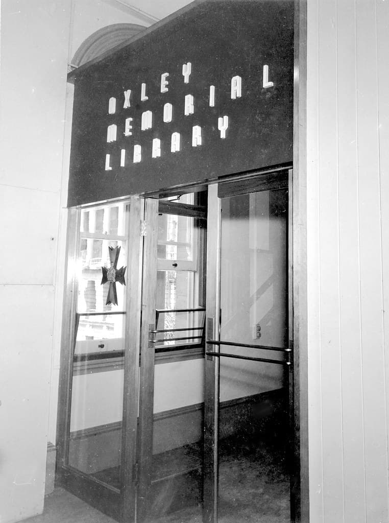 Oxley Memorial Library interior - Brisbane