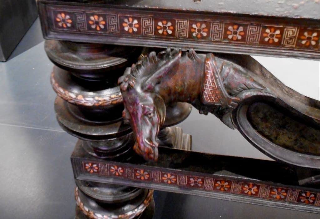 Archaeologicalmuseum, bisellium, bronze