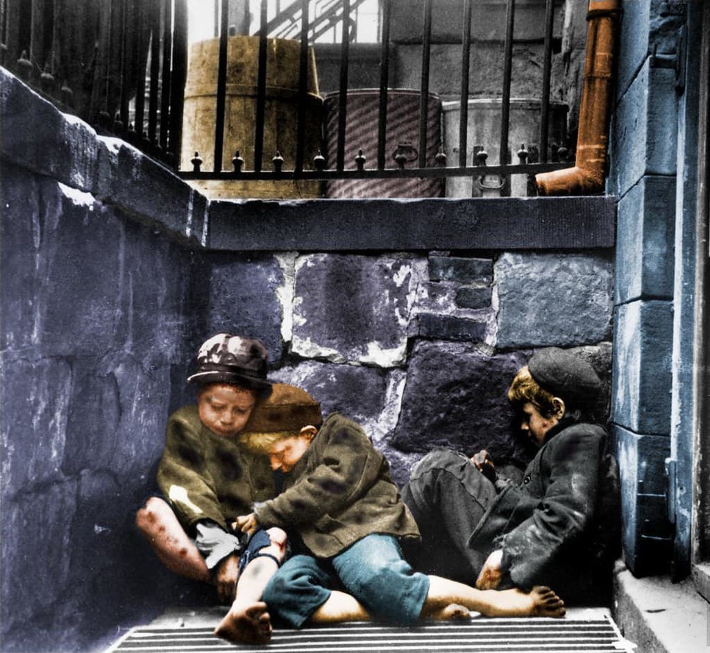 Abjectpoverty, barefoot, boys