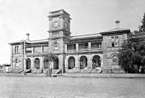 Post and Telegraph Offices, Margaret Street, Toowoomba, c 1890