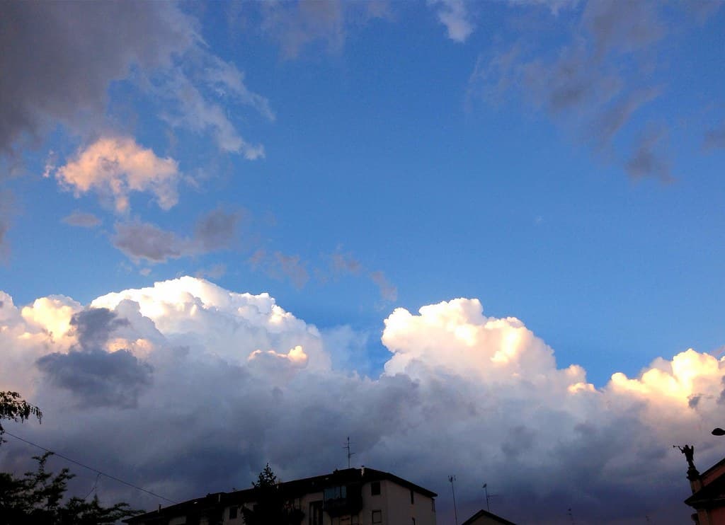 Blue sky in the clouds