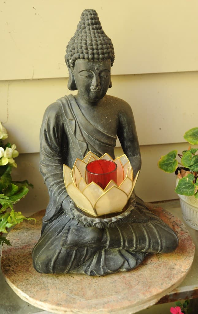 Aredcandleholder, california, cupertino