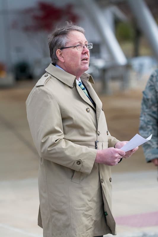 Army Reserve troops retire flag at Argonne National Laboratory
