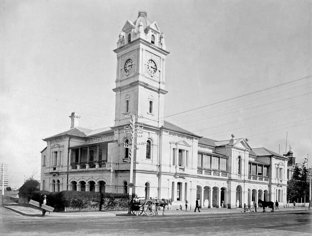 Post and Telegraph Offices, Flinders Street, Townsville, c 1890