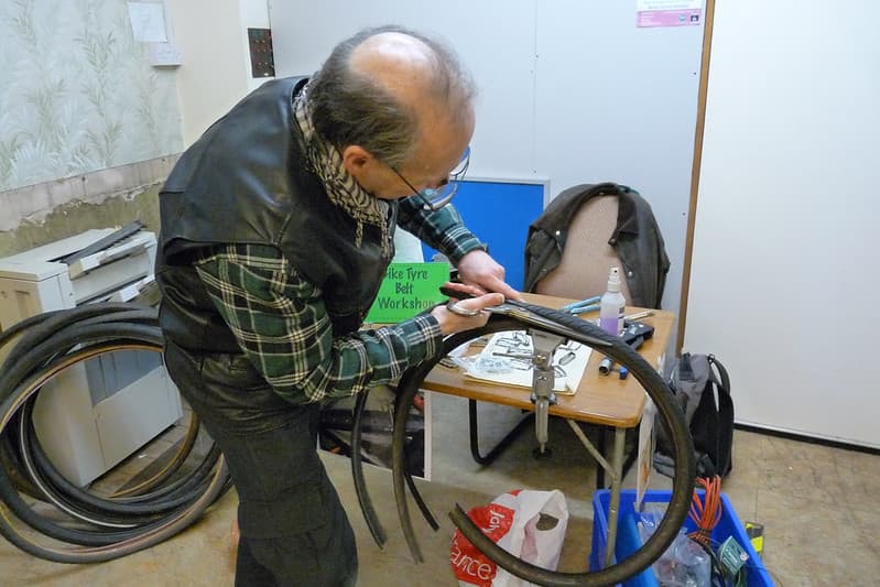 Turning bicycle tyres into belts (1)